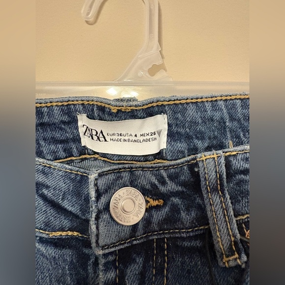 NWTs Zara Women's High-Waisted Blue Denim Jeans Size 4 Style Stone Pipe - Picture 6 of 8